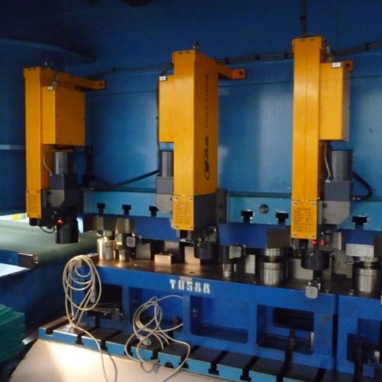 ETDC Travelling die clamps installed